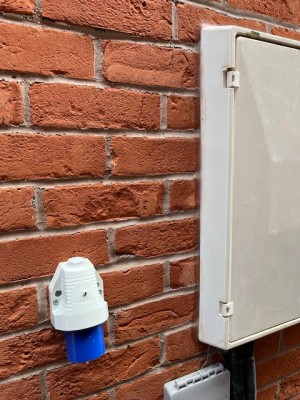 Gen outdoor connector.jpg (143.28 KiB) Viewed 62815 times Gen outdoor connector